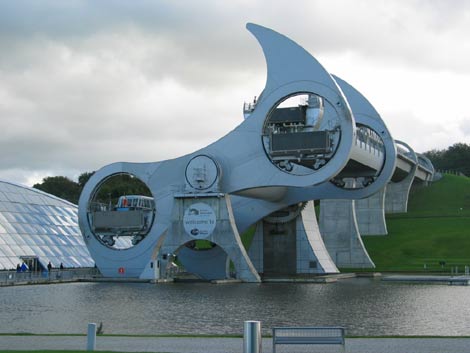 falkirk_wheel_side_470x353.jpg