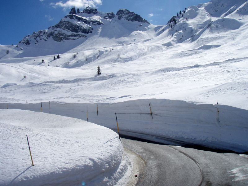 Wiosenna droga na Passo Pordoi