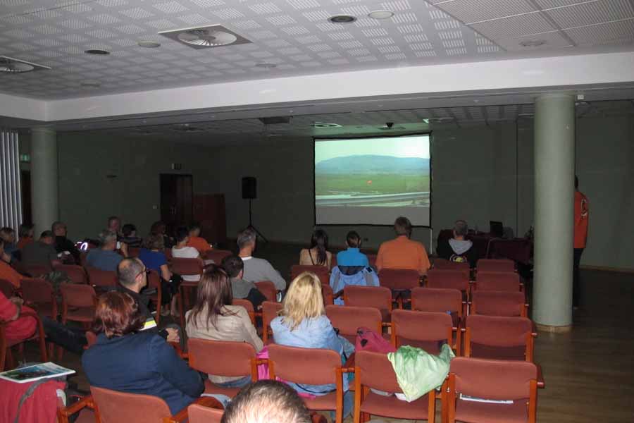 Bezdro�a Albanii Honza