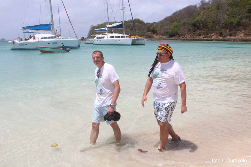 Ale d�ugi spacer brzegiem morza do nastepnego baru och�odzi� koleg�w