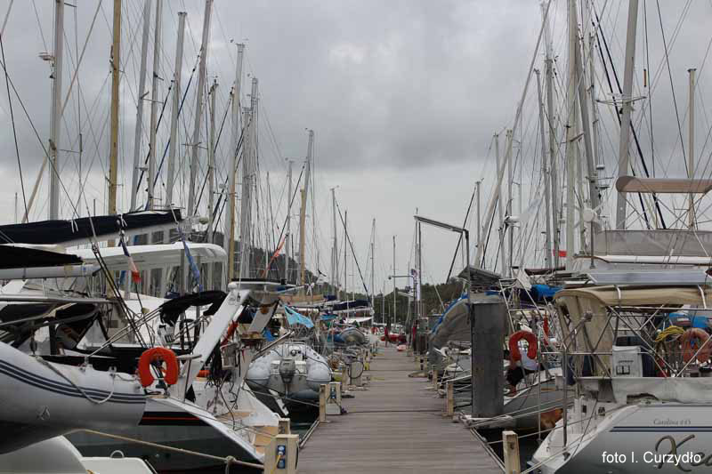 Ale nie zawsze by�o tak pi�knie. Na pocz�tku by�a zachmurzona keja po horyzont