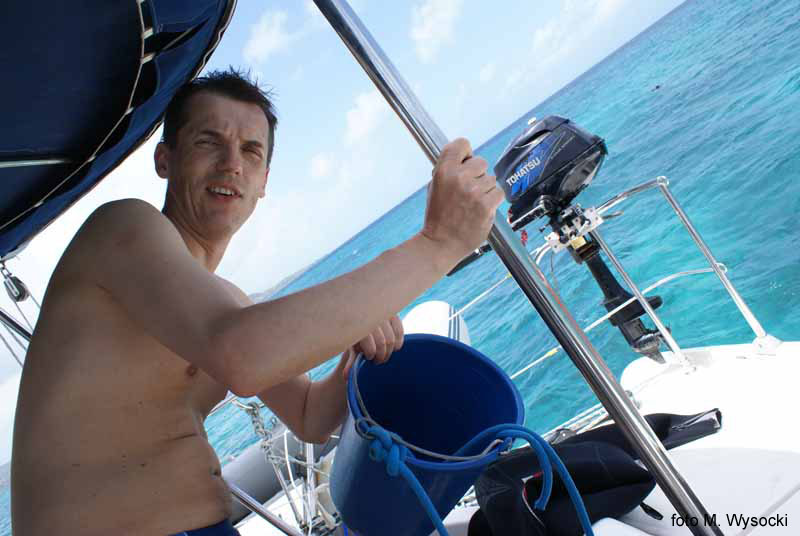 Tomek pr�bowa� kilka razy zawraca� ocean wiadrem