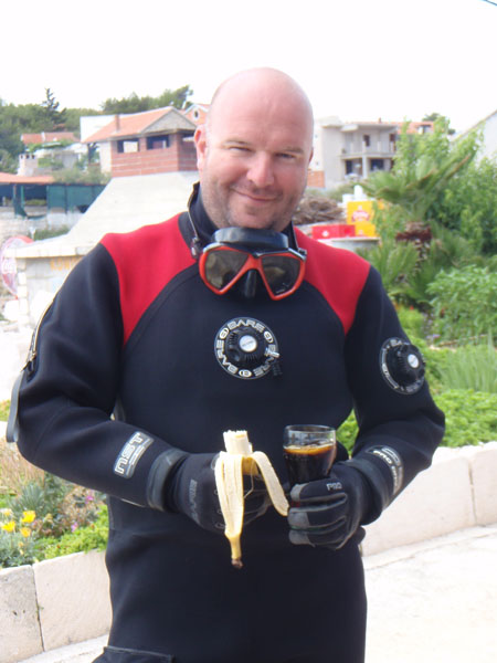 Asekuracja, przewodnik i kierowca pontonu w jednym