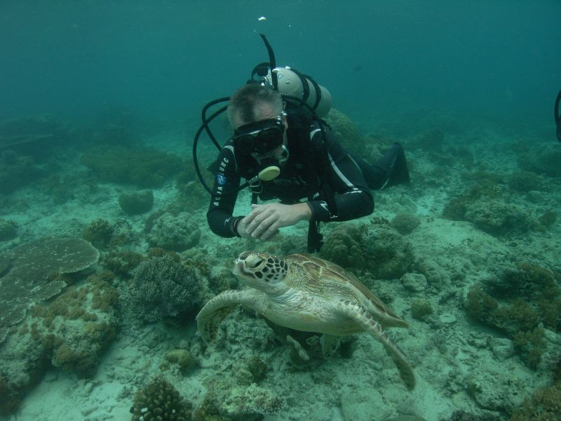 Blacha pr�buje oswoi� ��wia