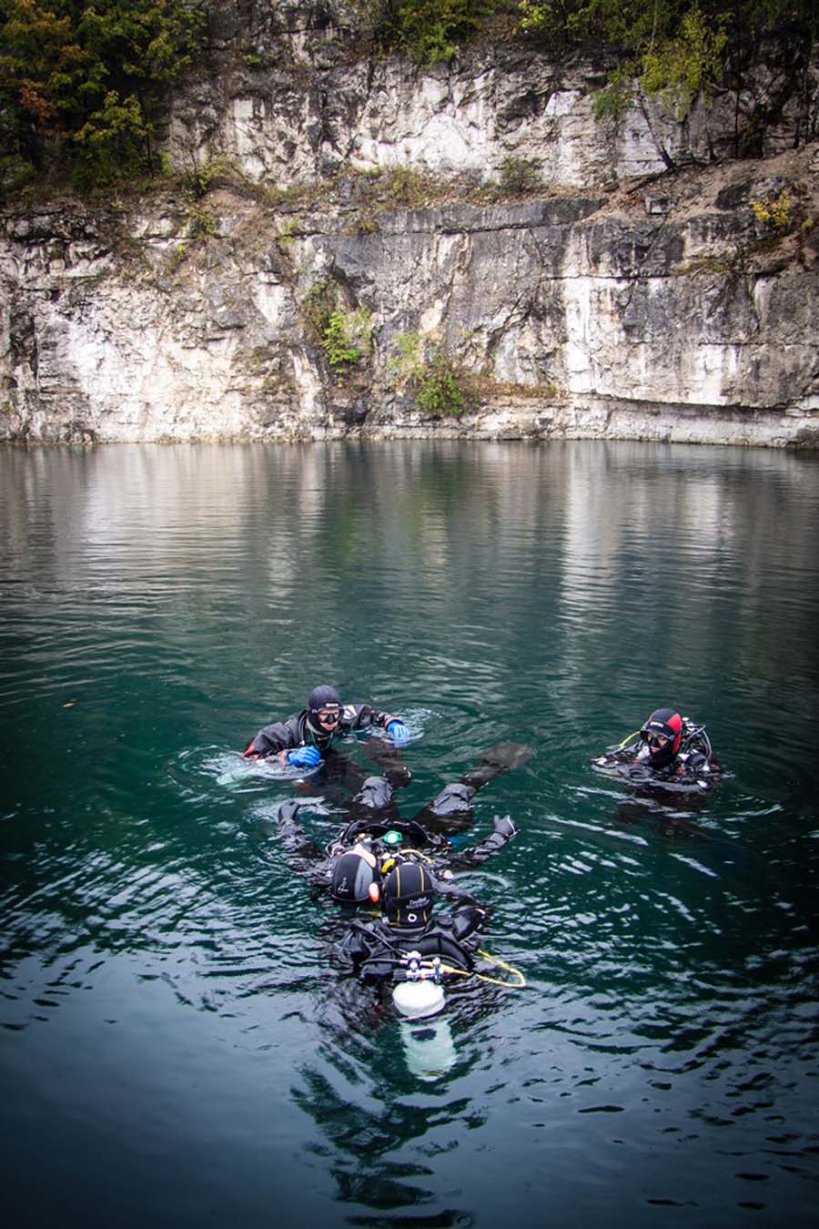  Warsztaty ratownicze - �wiczenia w wodzie