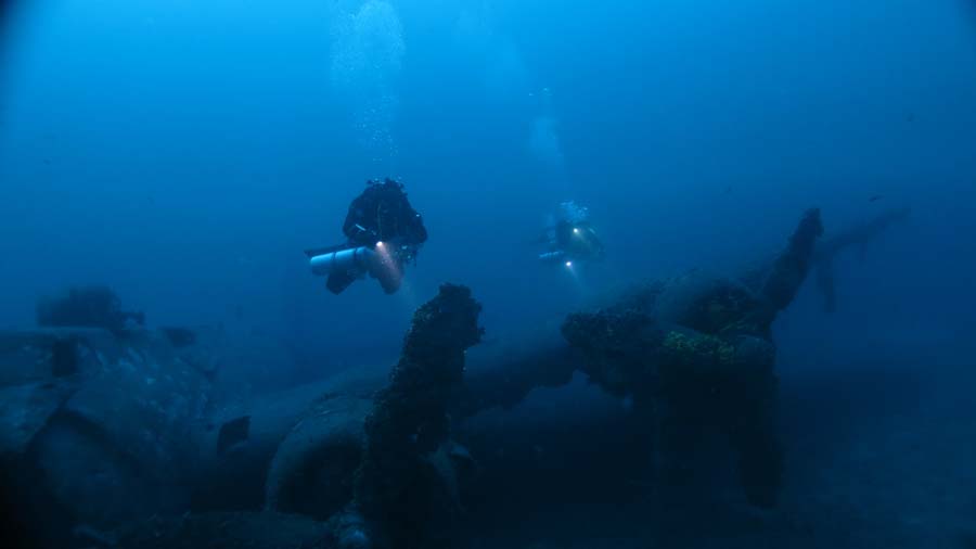 B17, focia przy silnikach