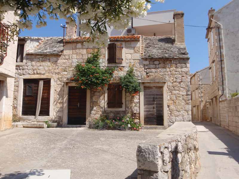 Domek w Komi�y - ale nie nasz